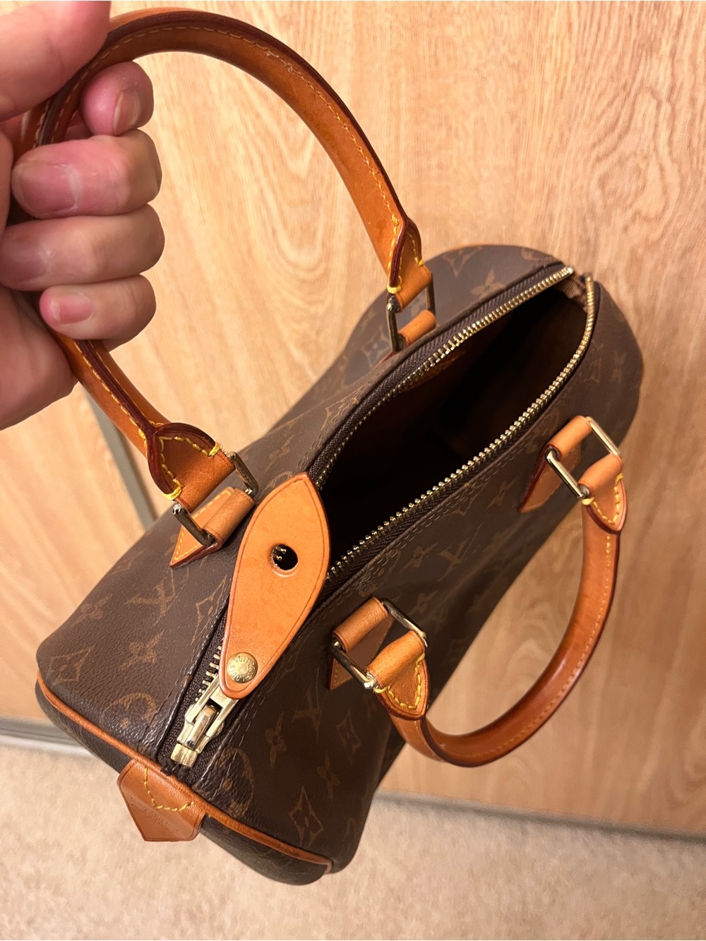 Women’s handbag - Picture 4 of 5